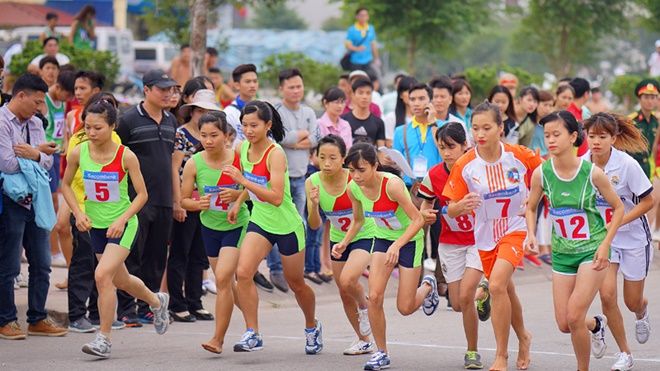 Hàng nghìn người tham gia chạy Việt dã ở TP.HCM