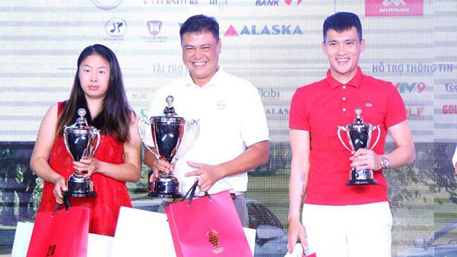 Lần đầu đấu giải, Công Vinh đã đánh bại gần 300 Golf thủ