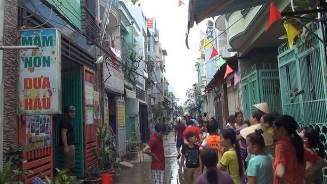 Cháy lớn nhà trông trẻ ở Sài Gòn, hai vợ chồng tháo chạy ra ngoài thoát thân