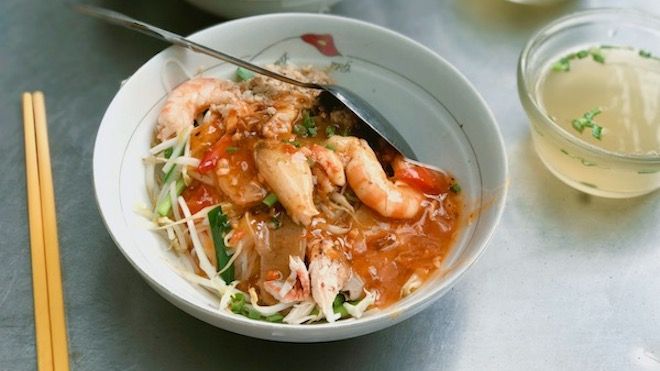 Có một nơi vẫn giữ được hương vị của ẩm thực Sài Gòn qua năm tháng, hủ tiếu cua Thanh Xuân