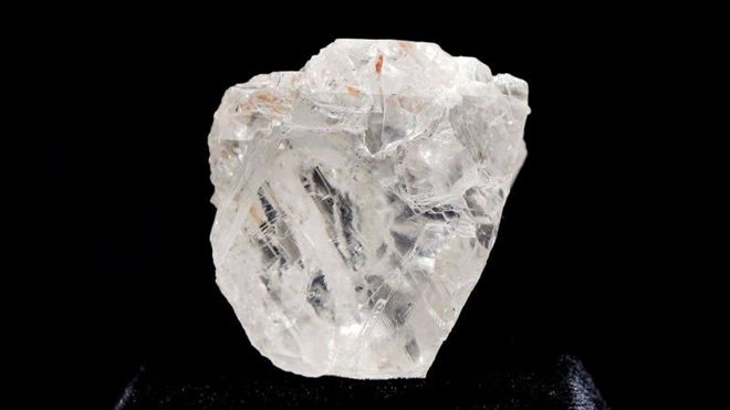 Viên kim cương thô lớn thứ hai thế giới bán với giá 53 triệu USD