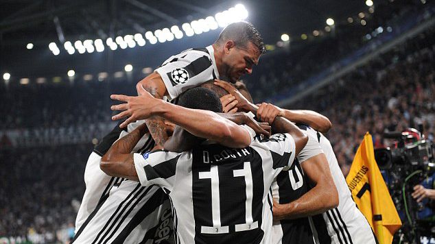 Juventus 'hạ đẹp' Olympiacos để tiếp tục bám đuổi Barca