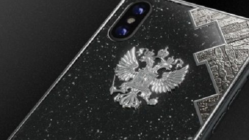 Bạn có đặt mua iPhone X 4500 USD mạ vàng, đính đá thiên thạch, chất liệu dành cho khung máy bay, tên lửa và xe tăng?