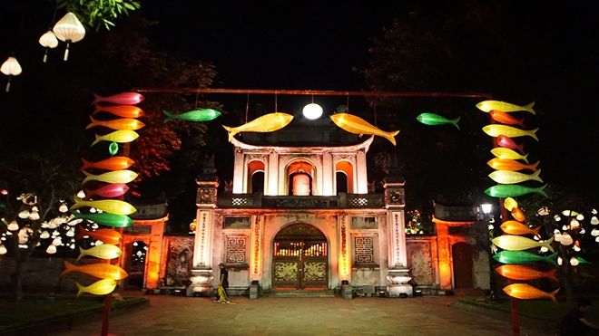 Ngắm 'Hội An thu nhỏ' ở Văn miếu Quốc Tử Giám với hàng nghìn chiếc đèn lồng đẹp lung linh