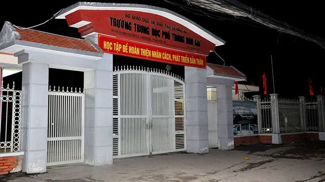 Quảng Ninh: Rơi từ tầng 5 xuống đất, nam sinh lớp 10 tử vong