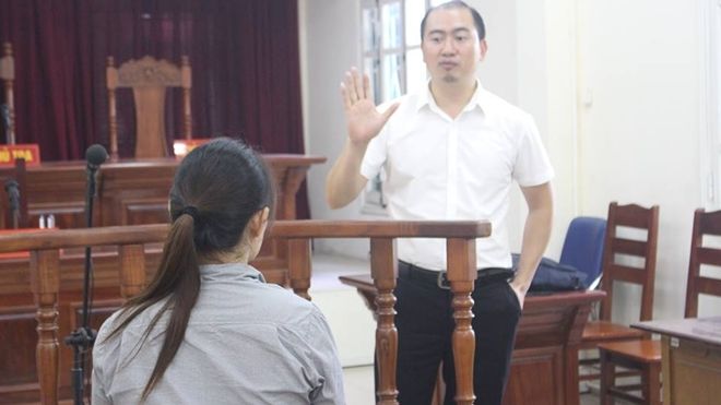 Lấy 54 triệu đồng trong ví khi ‘chồng’ đang tắm, 'vợ' bị xử tội trộm cắp tài sản