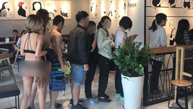 Thực hư chuyện quán trà sữa ở Sài Gòn miễn phí đồ uống cho khách hàng mặc bikini
