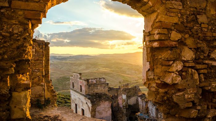 Những ngôi làng bị bỏ hoang nổi tiếng trên thế giới