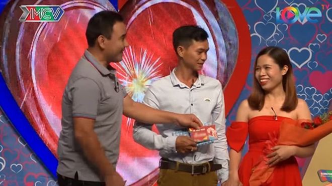 Chàng trai bị chê nổ khi muốn 'bao' cả nhà gái, mở công ty riêng cho vợ