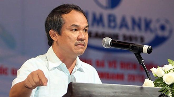 Bầu Đức ngạc nhiên về chuyện HLV Quốc Tuấn sắp bị HAGL sa thải