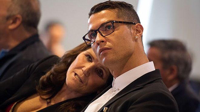 Cristiano Ronaldo: 'Thời khắc mẹ tới xem tôi chơi bóng thật mỹ mãn'