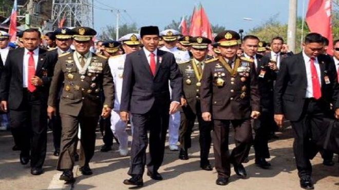 Khi Tổng thống cũng phải cuốc bộ hàng cây số vì tắc đường