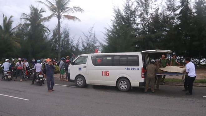 Người đàn ông chết trong tư thế treo cổ cạnh bãi biển ở Đà Nẵng