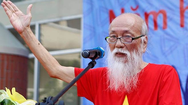 Clip: Khoảnh khắc thầy Văn Như Cương đọc bài phát biểu gây xúc động mạnh trong lễ khai giảng