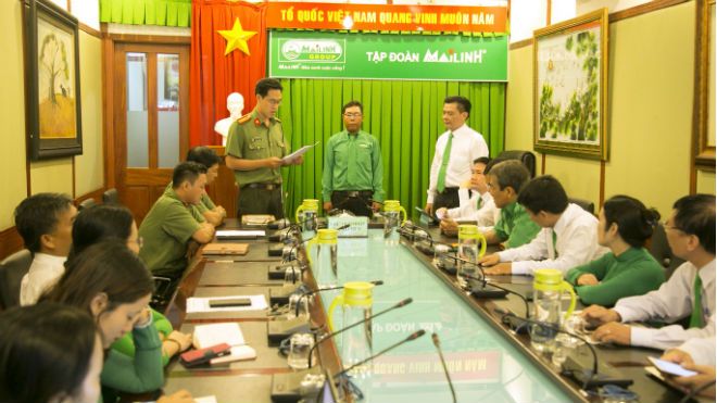 Công an TP. HCM khen thưởng nhân viên Mai Linh dũng cảm bắt cướp