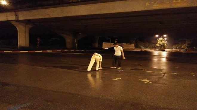 Nữ tài xế điều khiển ô tô đâm vào xe máy, nam thanh niên bị hất văng xuống đường bất tỉnh