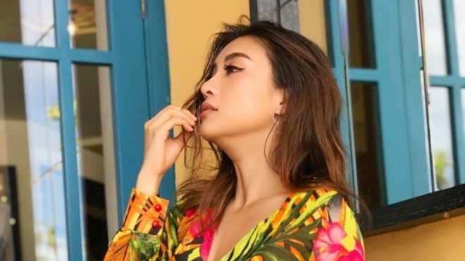 Tiêu Châu Như Quỳnh đẹp mặn mà trong MV được quay 100% bằng điện thoại