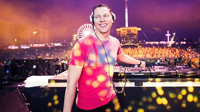 Fan rần rần vì DJ 'huyền thoại của các huyền thoại' Tiësto đến Việt Nam ngay tháng 12 này