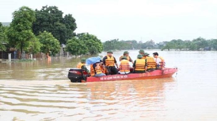 Hà Nội: Vỡ đê ở Chương Mỹ nhấn chìm nhiều nhà dân