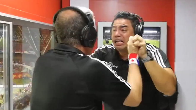 Clip: Tuyển Panama lập kỳ tích dự World Cup, bình luận viên khóc lạc giọng trên sóng trực tiếp