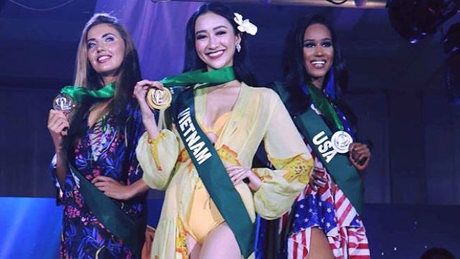 Á hậu Hà Thu tiếp tục giành huy chương vàng phần thi Resort Wear tại Miss Earth 2017
