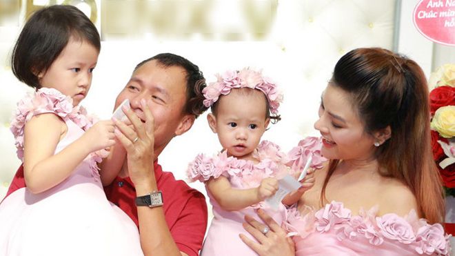 Chồng Vũ Thu Phương động viên vợ trước lùm xùm bị 'ông trùm' Hollywood quấy rối tình dục cách đây 9 năm