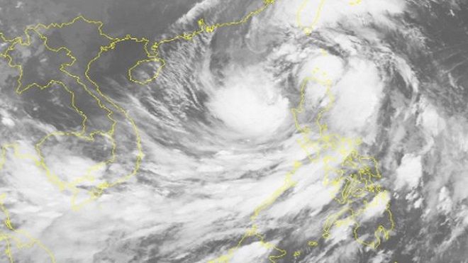 Bão số 11 liên tục mạnh thêm, có thể giật cấp 16