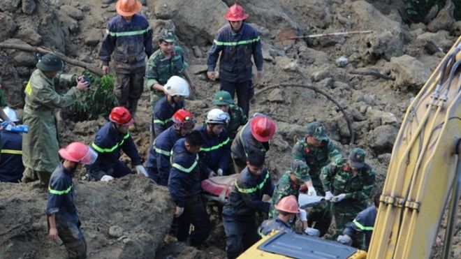 Phá đá tìm thấy thi thể 2 nạn nhân cuối cùng trong vụ sạt lở vùi lấp 18 người ở Hòa Bình