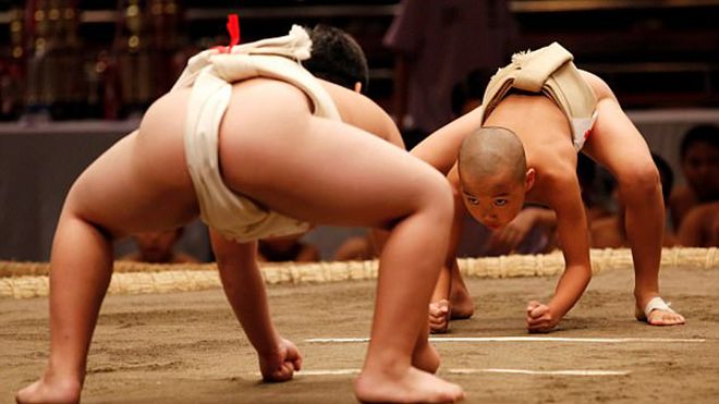 Giá đắt phải trả của những cậu nhóc mang trong mình giấc mơ thành võ sĩ sumo