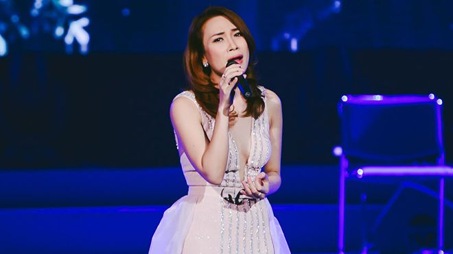 Mỹ Tâm rơi nước mắt trong lần đầu thể hiện bản hit triệu view 'Đừng hỏi em'