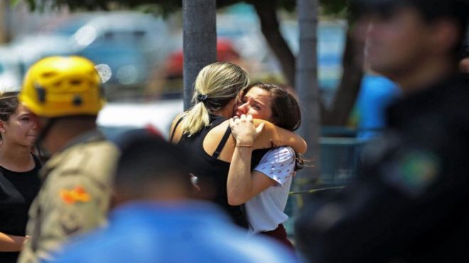 Bị cười nhạo vì không khử mùi nách, nam sinh 14 tuổi bắn chết bạn ở trường