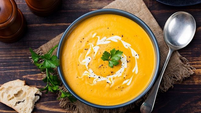 Món ngon Halloween: Súp bí đỏ nấu gừng