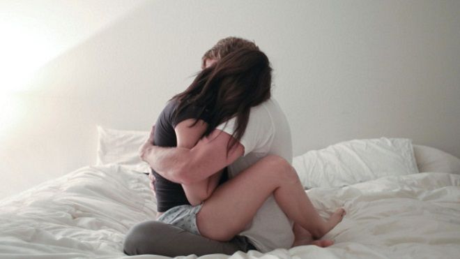 Chàng trai khiến dân mạng dậy sóng vì câu hỏi: 'Tình yêu 7 năm và tình yêu sét đánh - không biết chọn bên nào'