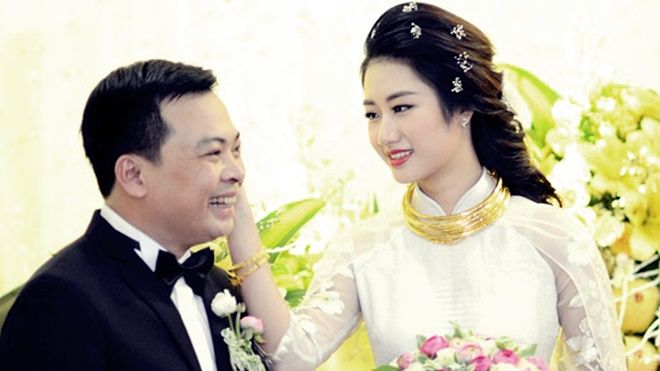 Chuyện tình như cổ tích của chủ tịch CLB Thanh Hóa và Hoa hậu Thu Ngân