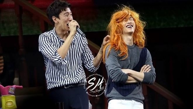 Song Joong Ki giao vai trò MC tiệc cưới cho bạn chí cốt Lee Kwang Soo?