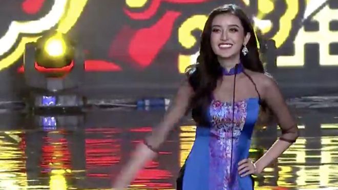 Huyền My hô vang ‘Việt Nam’ đầy tự hào trên sân khấu chung kết Miss Grand International 2017