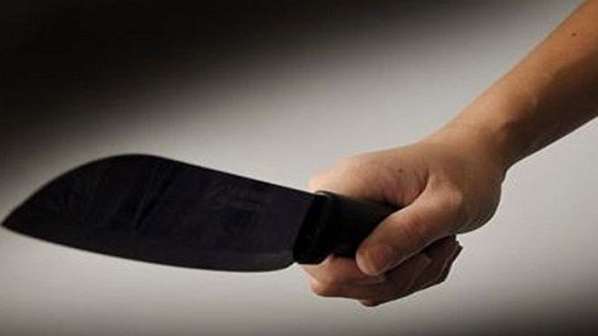 Nghi vợ ngoại tình, chồng cầm dao đâm vợ tử vong