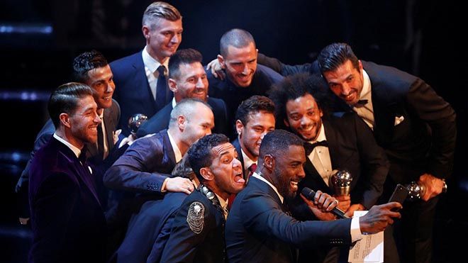 Ronaldo, Messi và Neymar góp mặt ở bức hình 'đắt giá' nhất năm