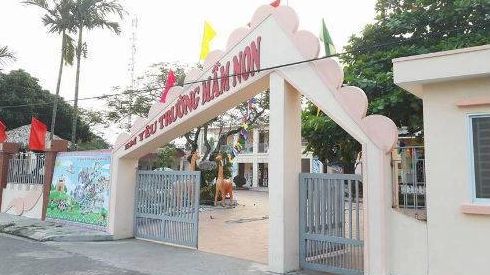 Phụ huynh phản ánh trường mầm non luộc gà 'nguyên con' cho trẻ ăn, lãnh đạo xã lên tiếng