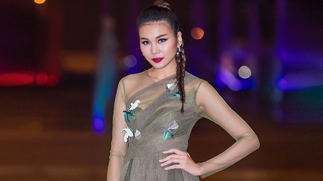 Không nằm ngoài cuộc đua hàng hiệu, Thanh Hằng đeo đồng hồ tiền tỷ khẳng định đẳng cấp