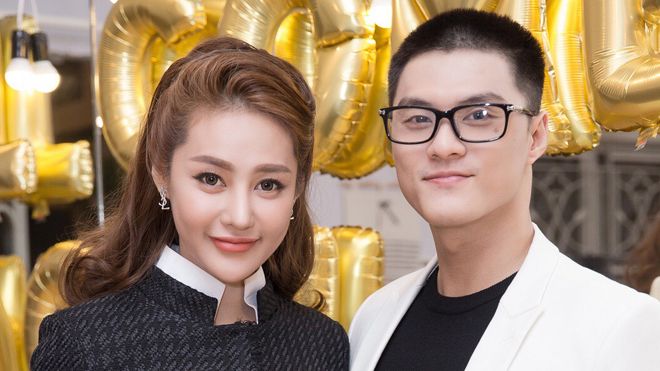 Linh Chi rạng rỡ xuất hiện bên Lâm Vinh Hải dù đã 'đường ai nấy đi'