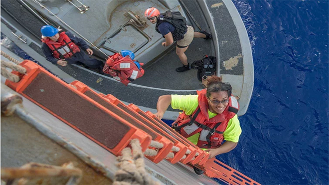 Sau 5 tháng trôi dạc trên biển, 2 nữ thủy thủ vẫn giữ quyết tâm chinh phục đại dương