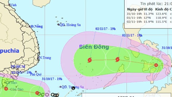 Bão nối áp thấp vào biển Đông, khả năng có vòi rồng