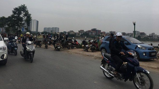 Đi tập thể dục, phát hiện thi thể người đàn ông nổi trên hồ