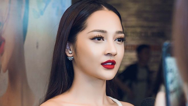 Bảo Anh nói về Hương Tràm: 'Cờ tới tay ai thì người đó phất'