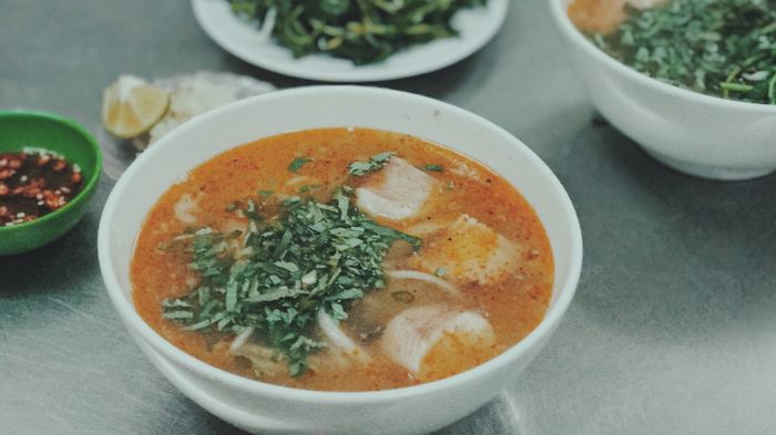 Không cần đến Quảng Trị, bạn có thể tìm được một tô bánh canh cá lóc ngon đúng điệu ở Vũng Tàu