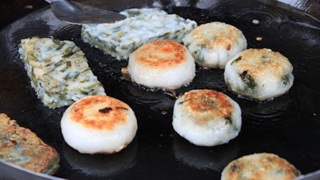 Khám phá xe bánh hẹ chiên lâu đời tại khu quận 5