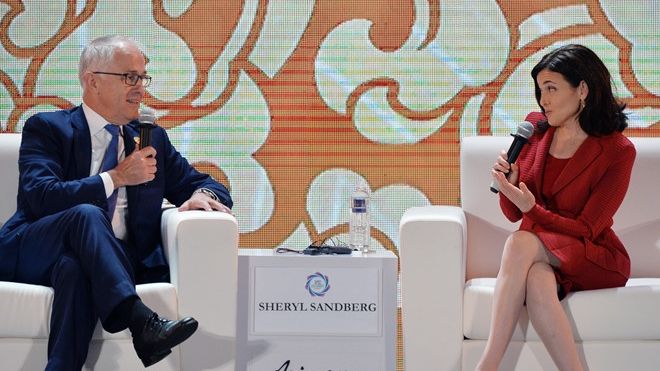 Nữ tỷ phú Facebook Sheryl Sandberg khuyến khích phụ nữ tham gia vào công nghệ
