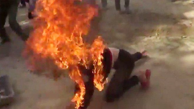 Cãi nhau với vợ, người đàn ông nghi tẩm xăng tự thiêu