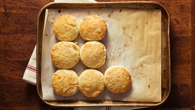 Bánh quy sữa chua nướng với bơ mật ong